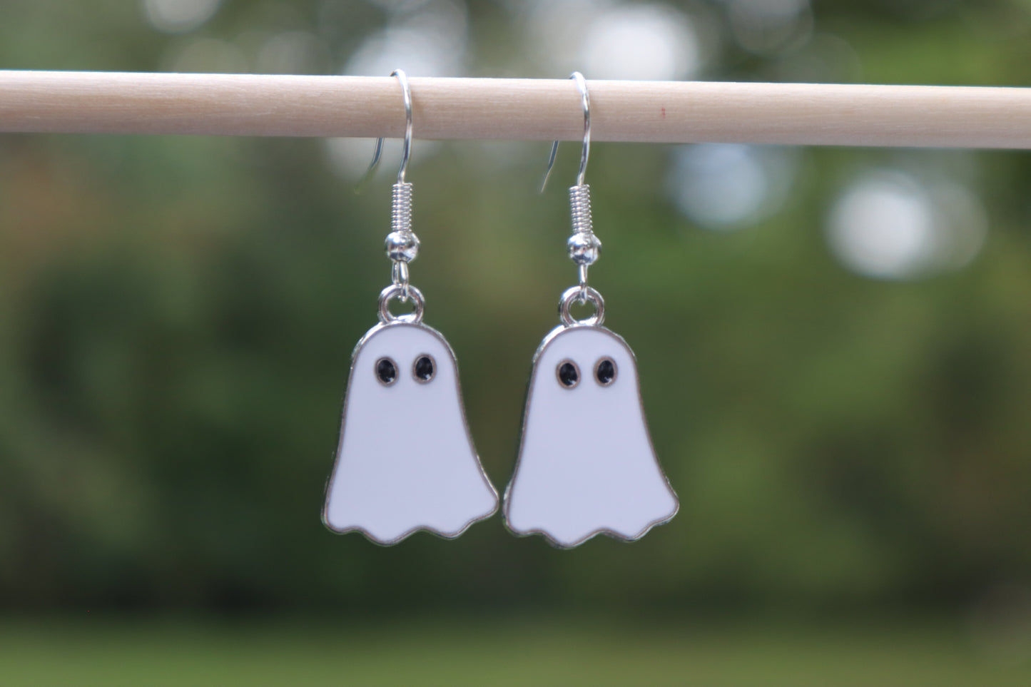 Pumpkins/Ghosts (White Metal Ghost)