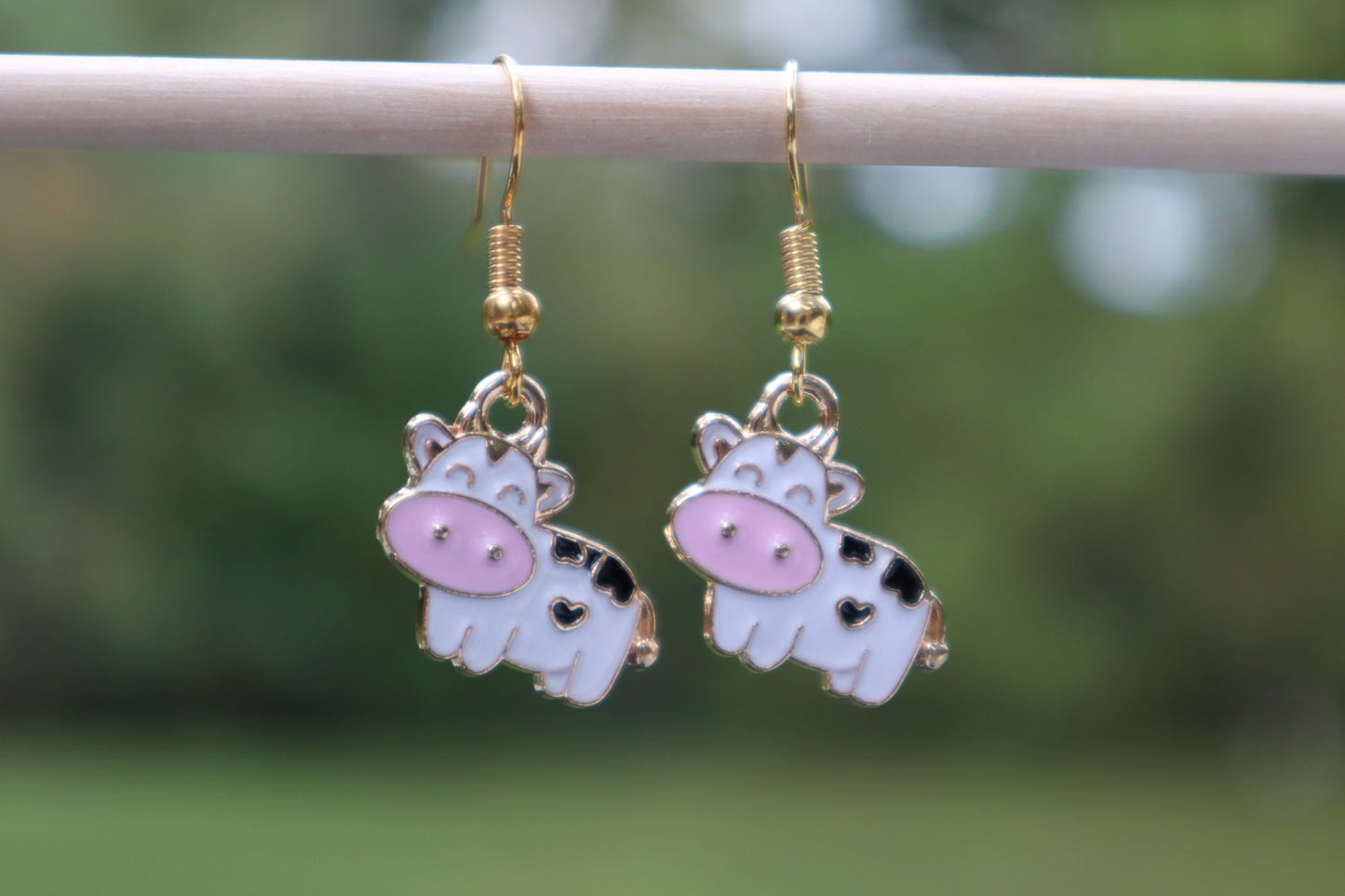 Metal Cows (White & Black)